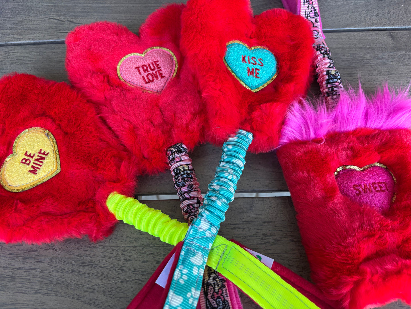 Valentine Faux Fur Tugs w Crackle