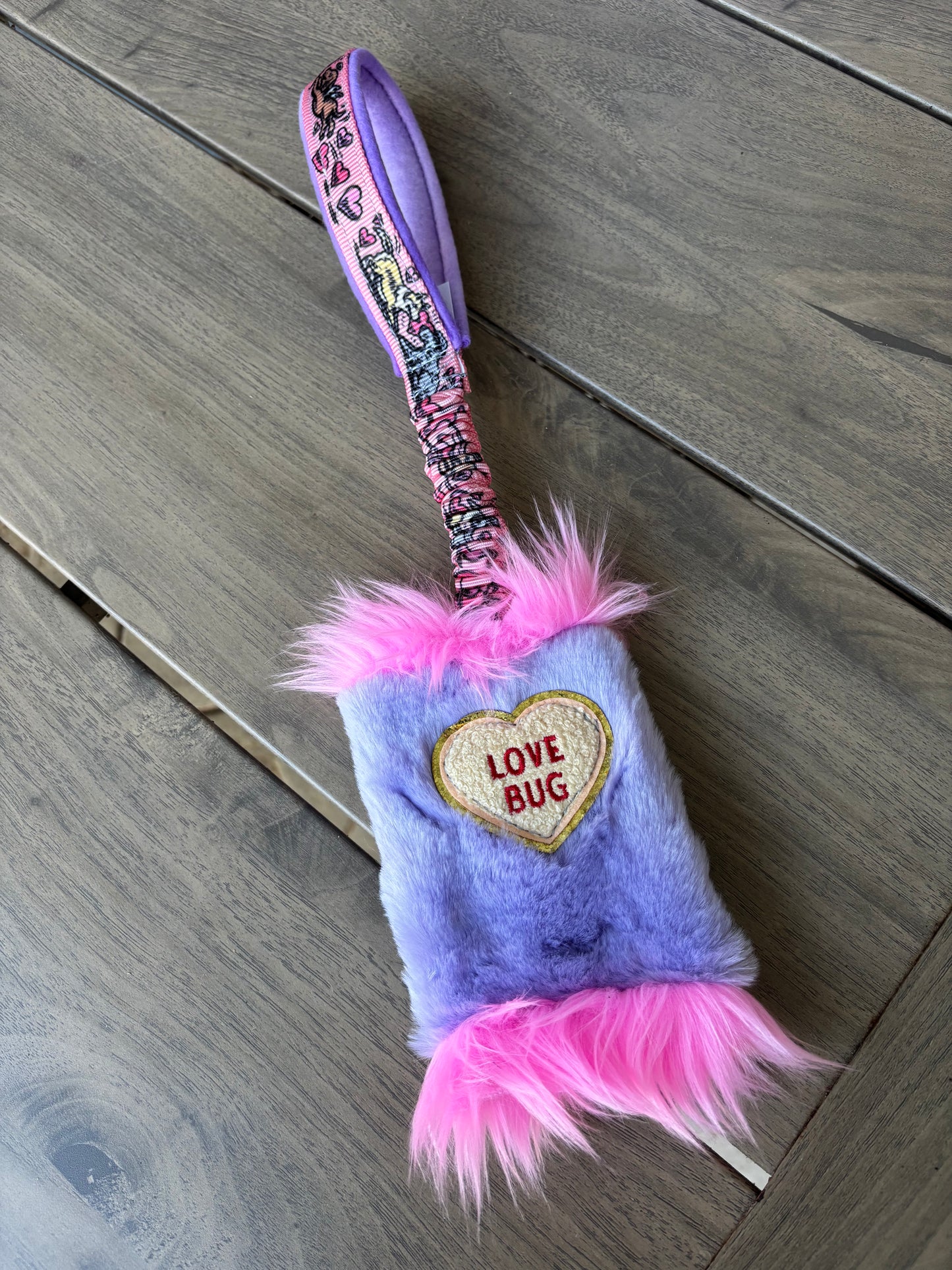 Valentine Faux Fur Tugs w Crackle