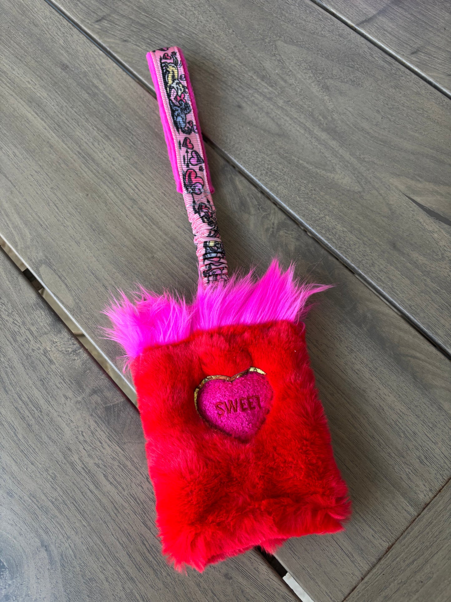 Valentine Faux Fur Tugs w Crackle