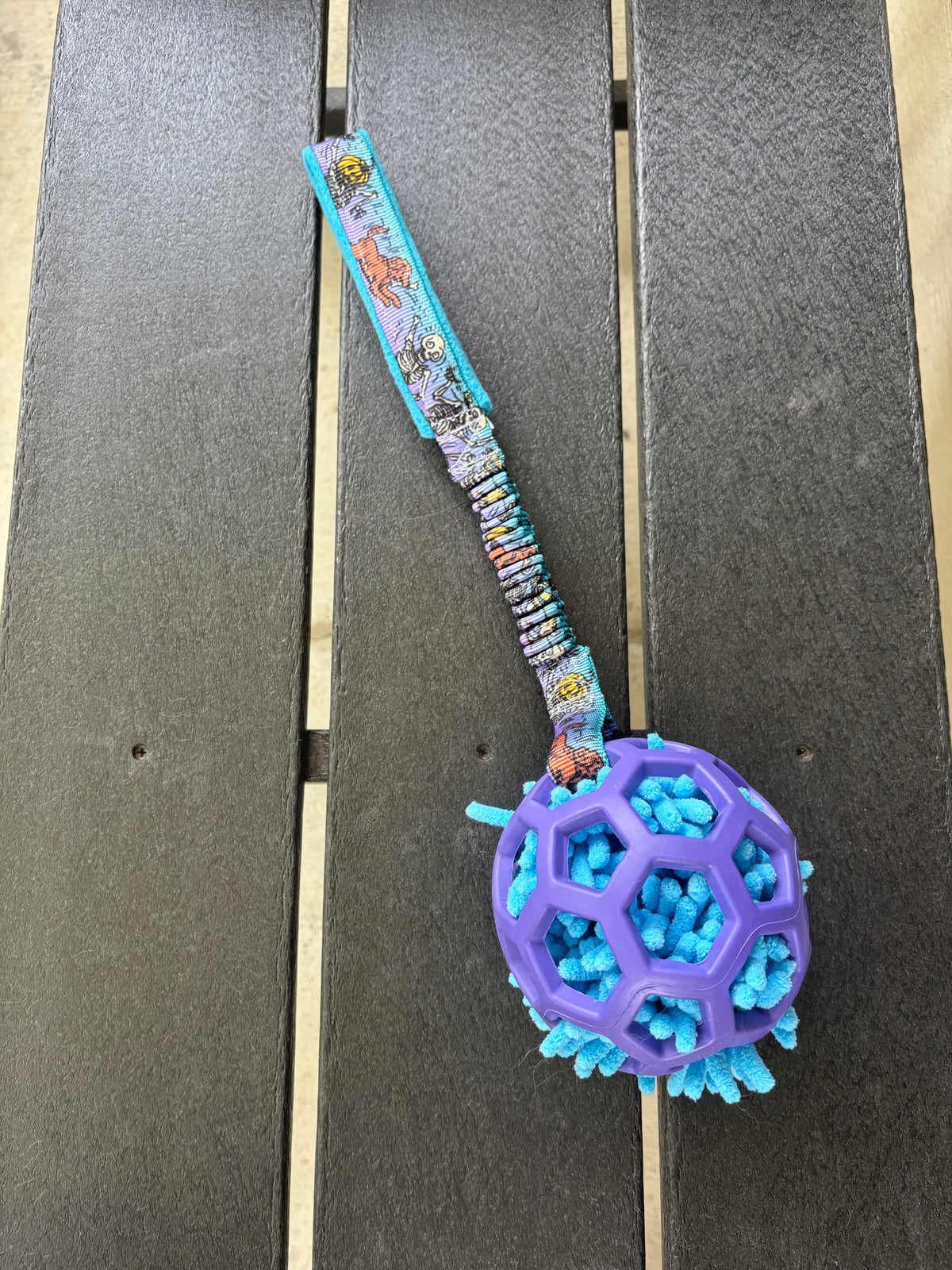 Seasonal Nubby Holee Roller Bungee