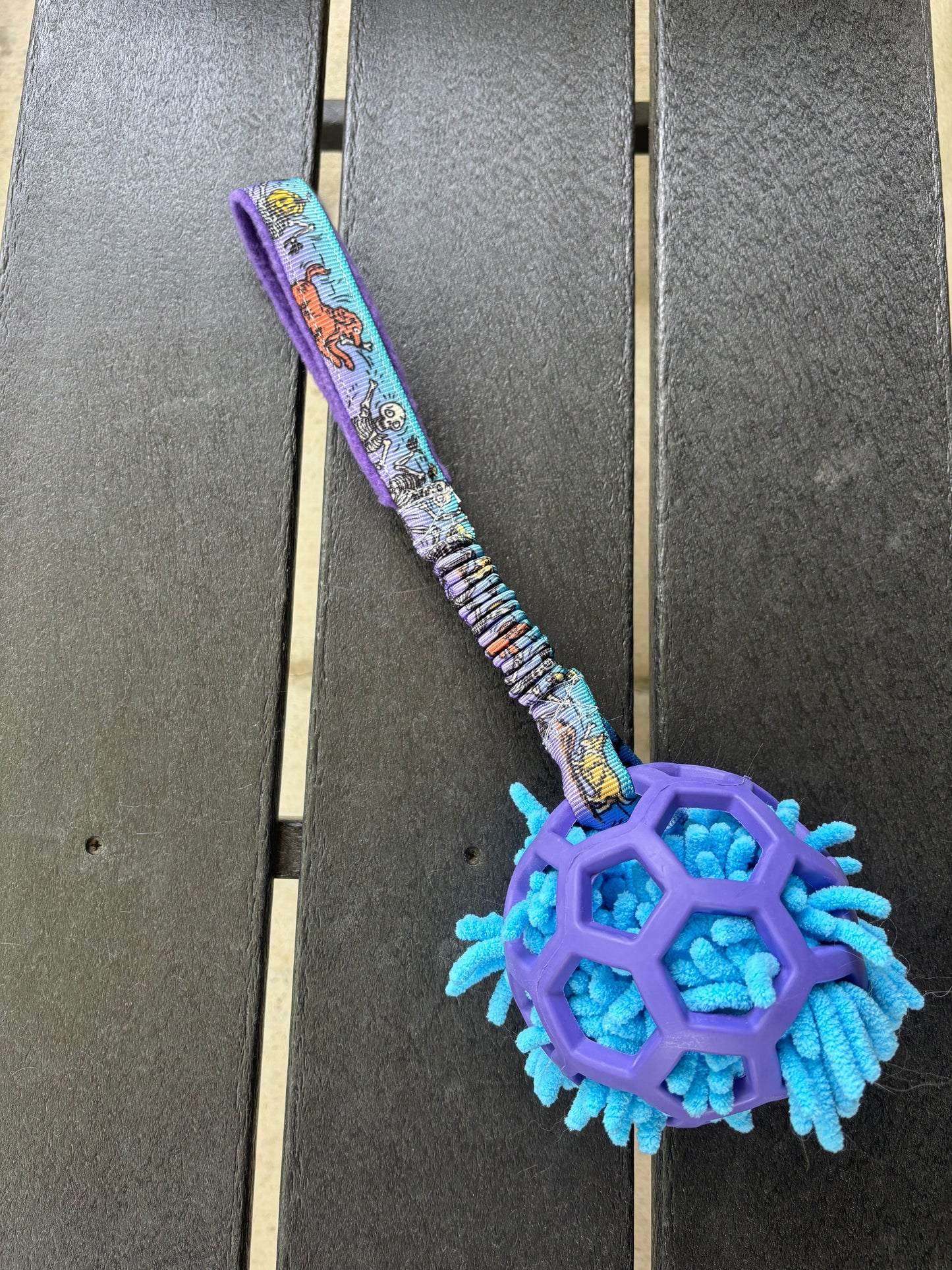 Seasonal Nubby Holee Roller Bungee